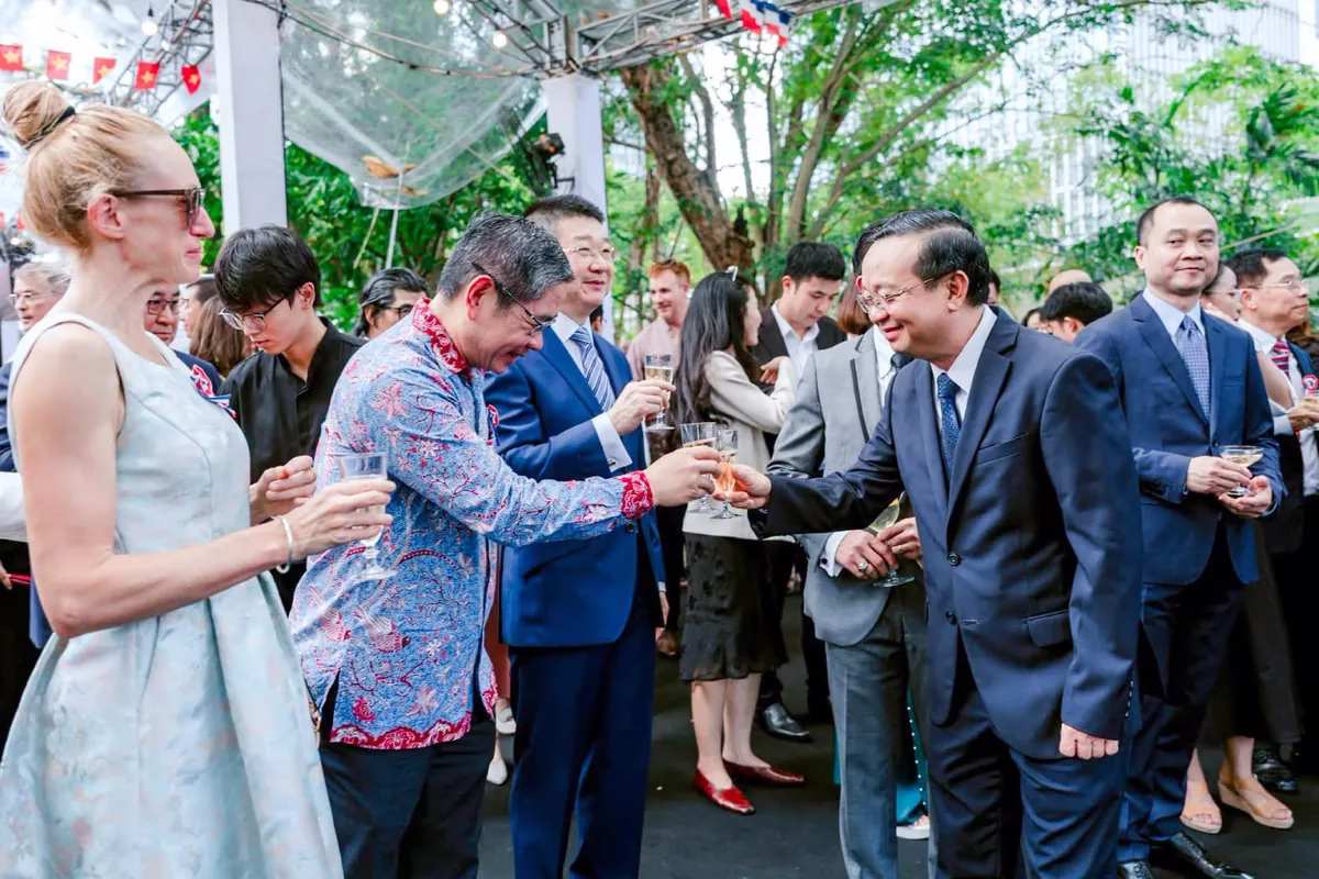 PEUGEOT TÔN VINH TINH THẦN PHÁP TẠI BASTILLE DAY 2026
