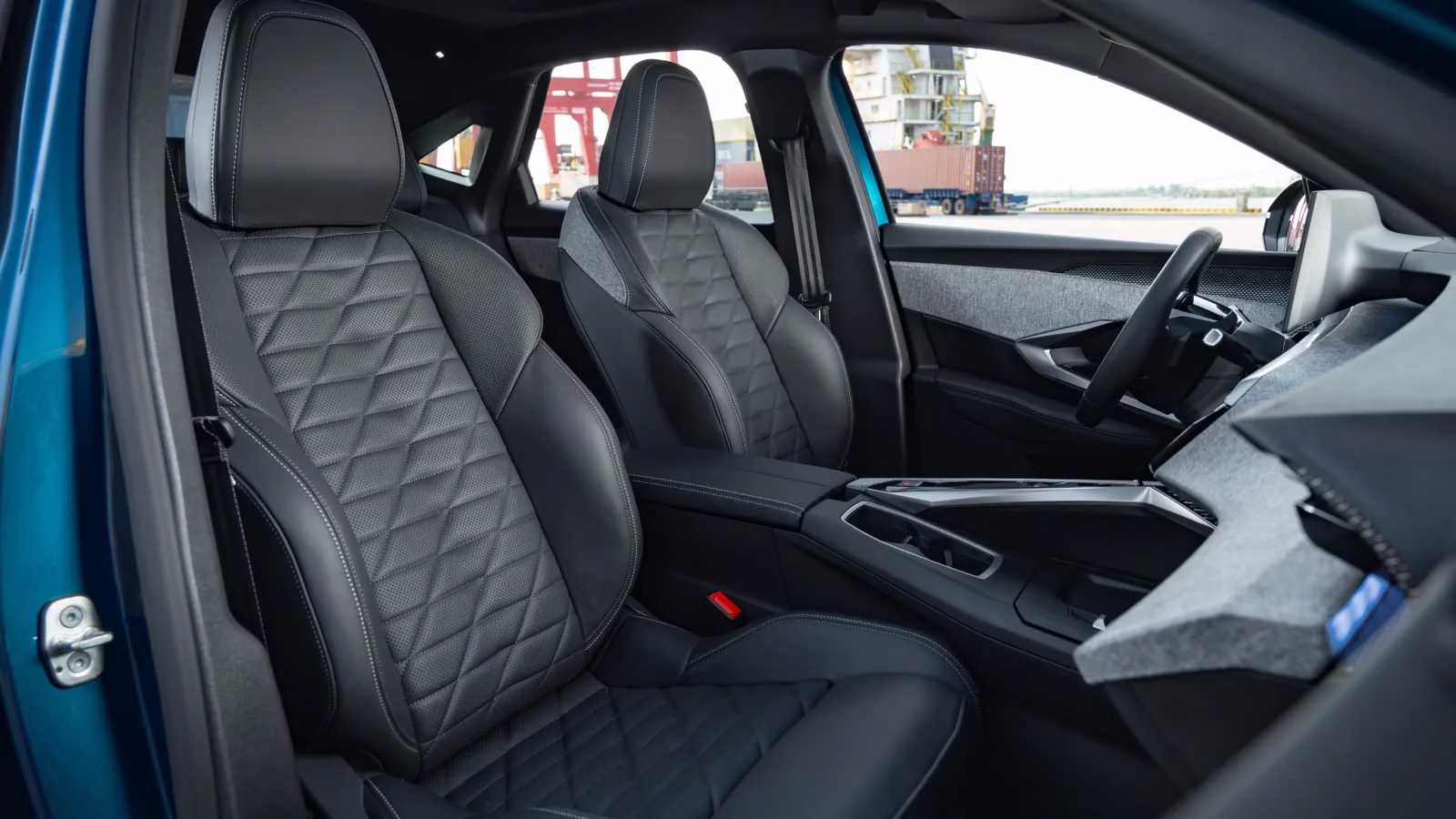 Không gian nội thất Peugeot 3008